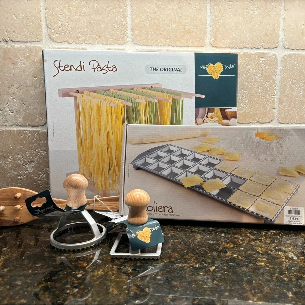 NWT Sur La Table Pasta making set